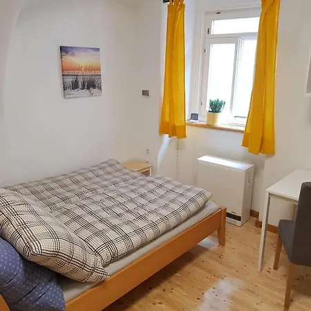 Appartement Komfortable Mit Garten Im Zentrum Von *